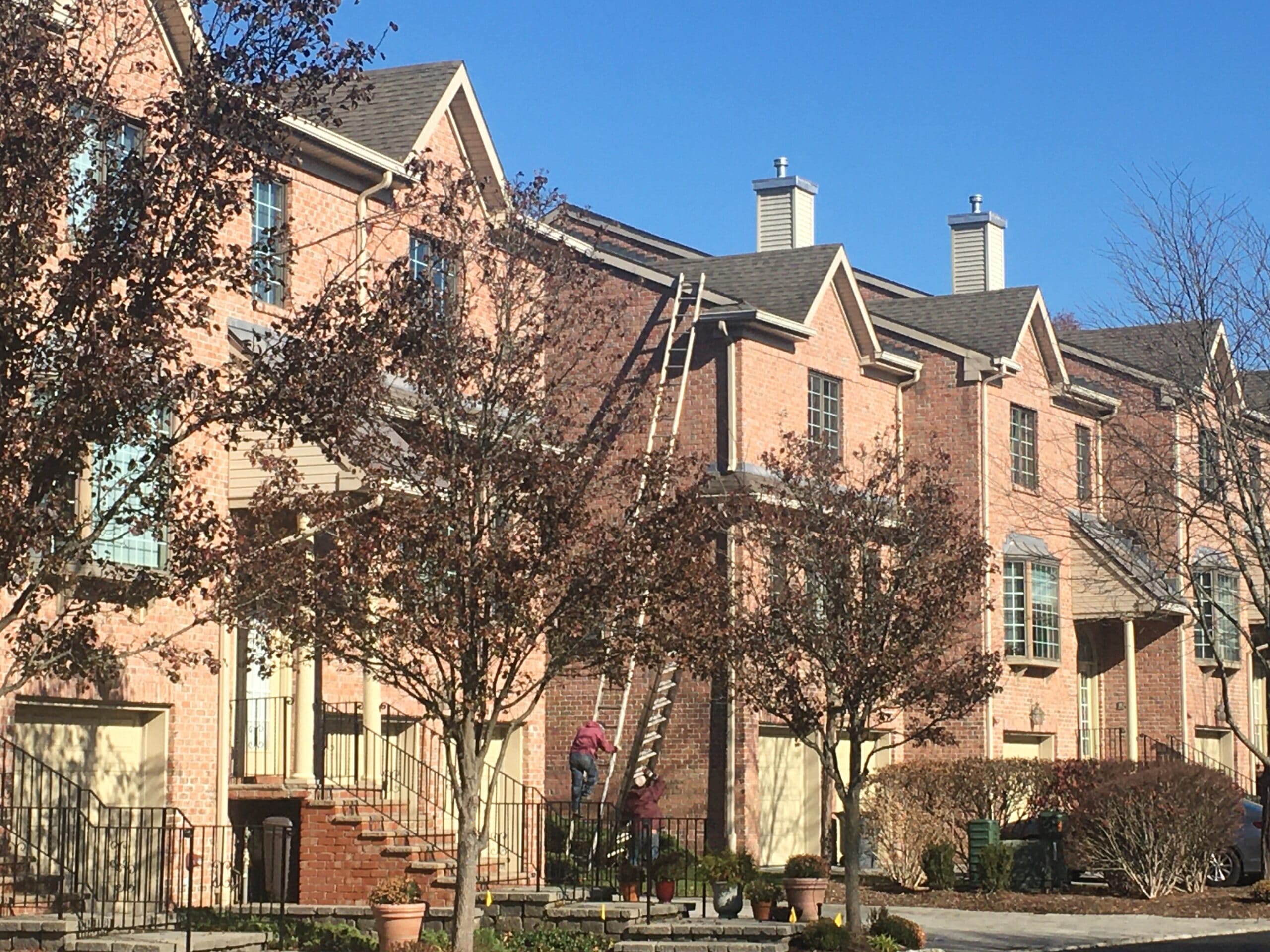 gutter cleaning of a condo complex in old tappan nj, bergen county