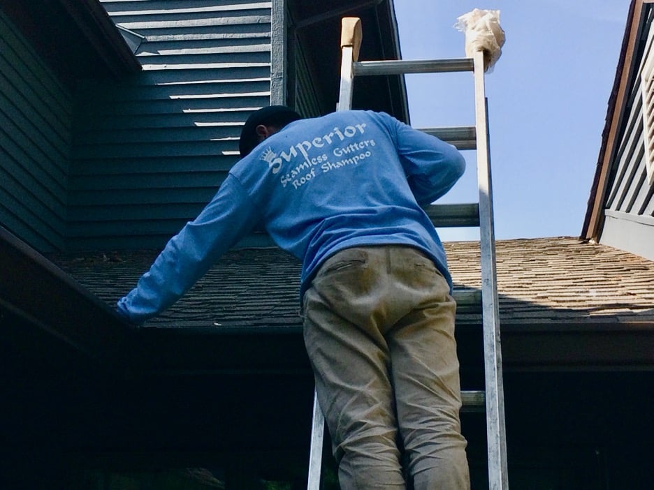 gutter cleaning by superior seamless gutters